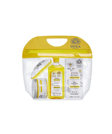 Camomila Intea® blond highlights hair treatment. Free hairbrush and travel bag.